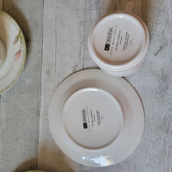 Oneida Pink Magnolia Teacup & Saucer Set - 4 Pcs - Fine China - Elegant Floral D - Picture 5 of 5